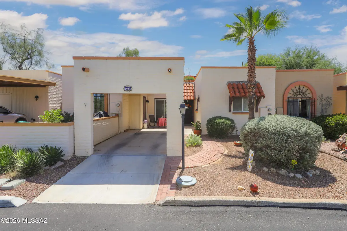 1051 W Calle Alhambra, Green Valley, AZ 85622 - #1