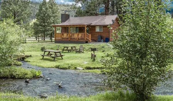 32 1009 Unit 8 (cabin 89), Greer, AZ 85927