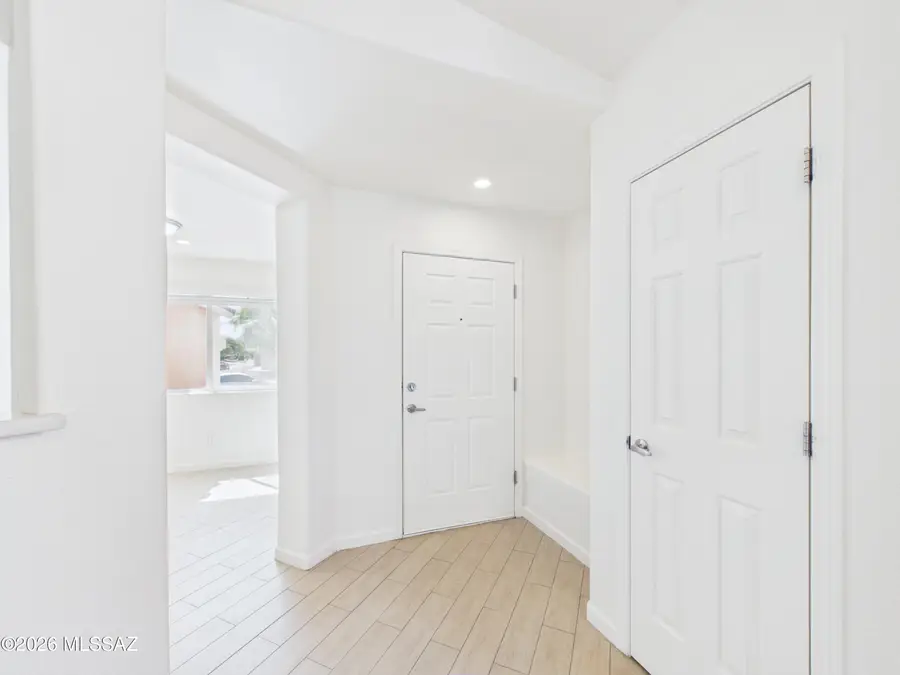 2136 W Frostwood, Tucson, AZ 85745 - #2