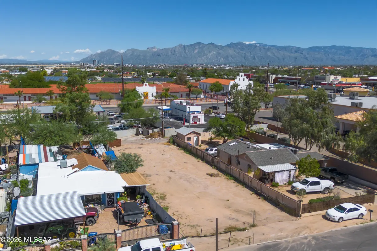 638 W President, Tucson, AZ 85714 - #1