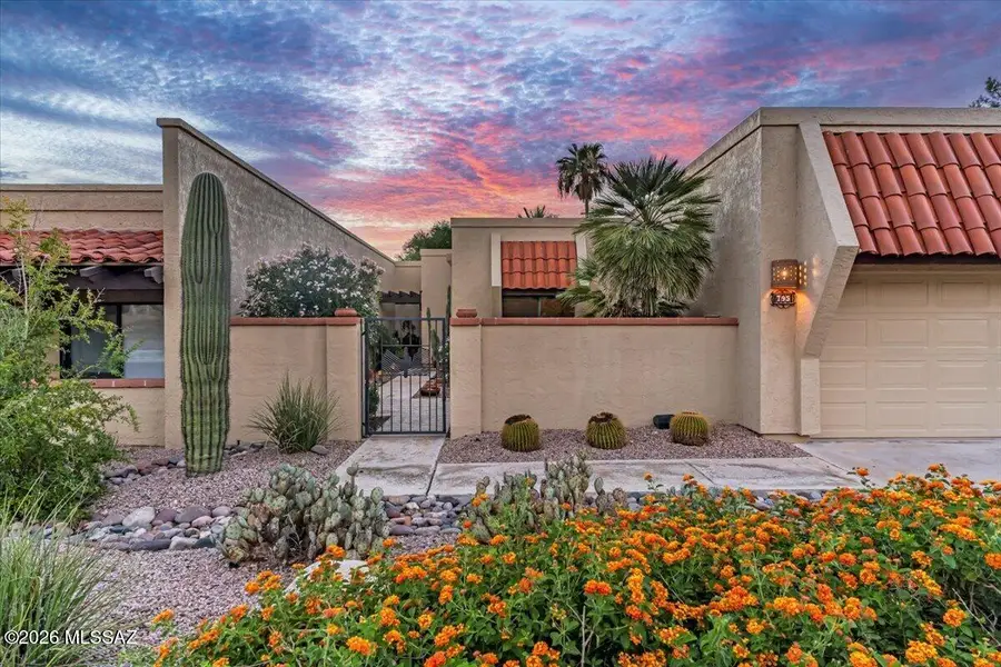 795 E Camino Corrida, Oro Valley, AZ 85704 - #2
