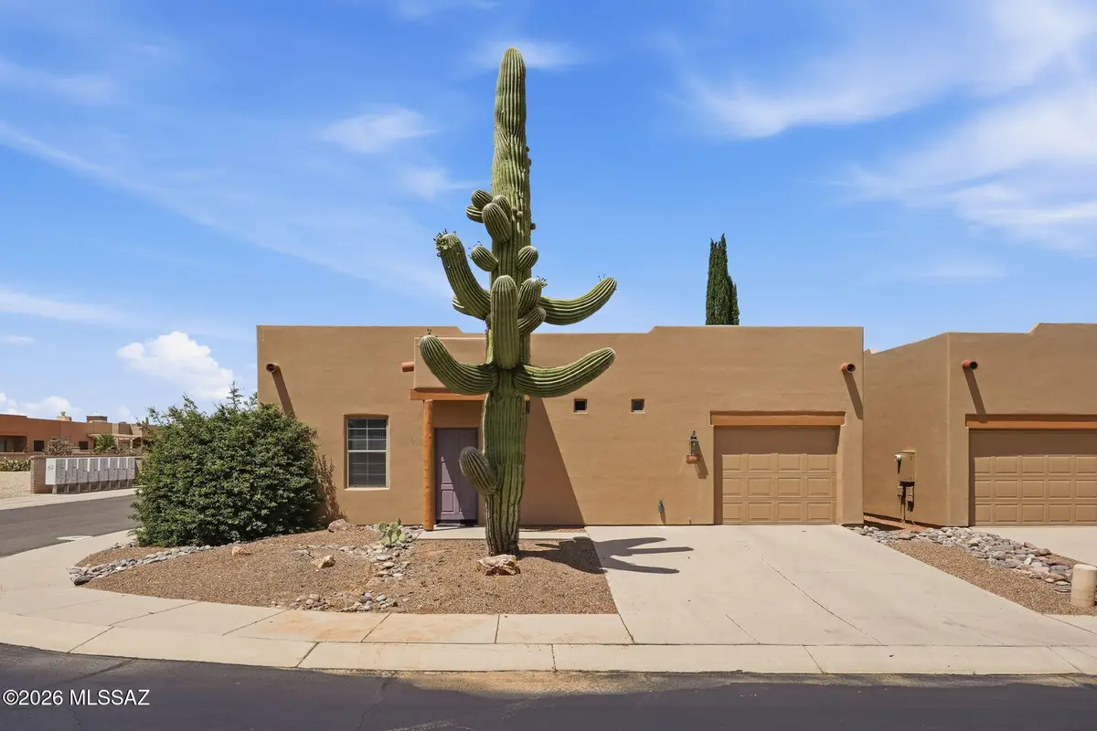 996 W Va De La Fonda, Green Valley, AZ 85614 - #1
