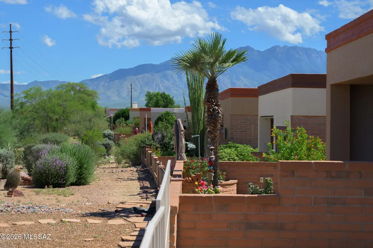1600 W Vuelta Salvatierra, Green Valley, AZ 85622 - #1