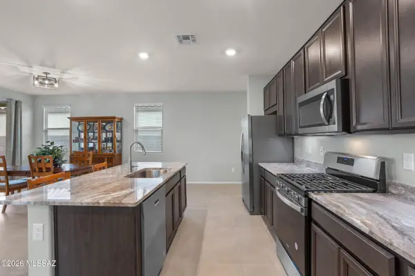 7788 S Golden Bell, Tucson, AZ 85747