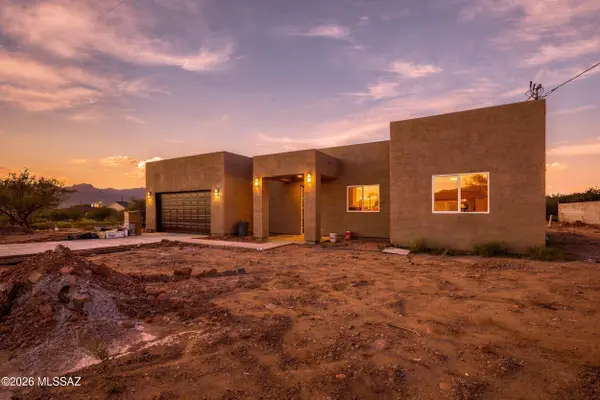 44 Calle Etopia, Rio Rico, AZ 85648