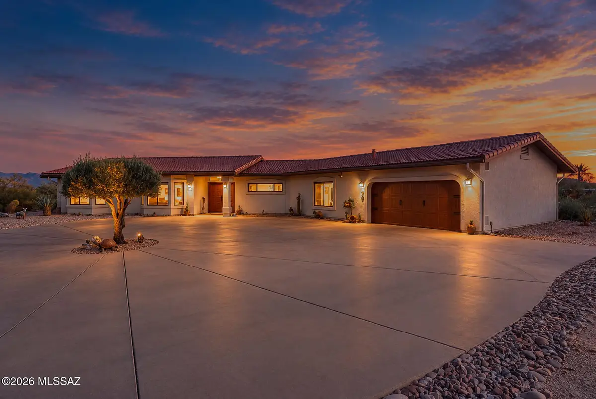 250 W Calle Lecho, Green Valley, AZ 85622 - #1