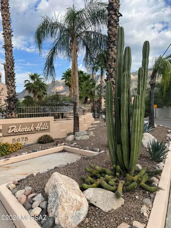 5675 N Camino Esplendora, Tucson, AZ 85718