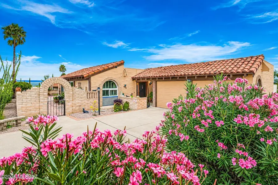 2741 S Calle Unamuno, Green Valley, AZ 85622 - #2