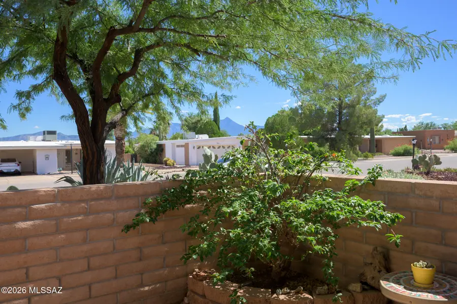 392 W Rio Altar, Green Valley, AZ 85614 - #2