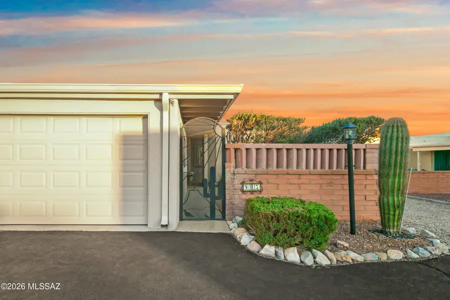 907 W Rio Altar, Green Valley, AZ 85614 - #2