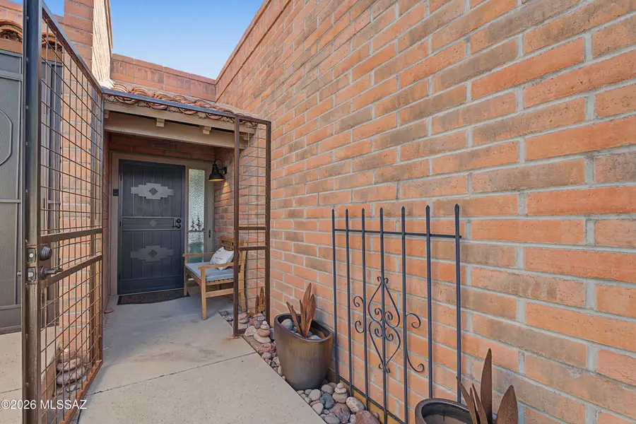 2519 S Calle Cervantes, Green Valley, AZ 85622 - #2