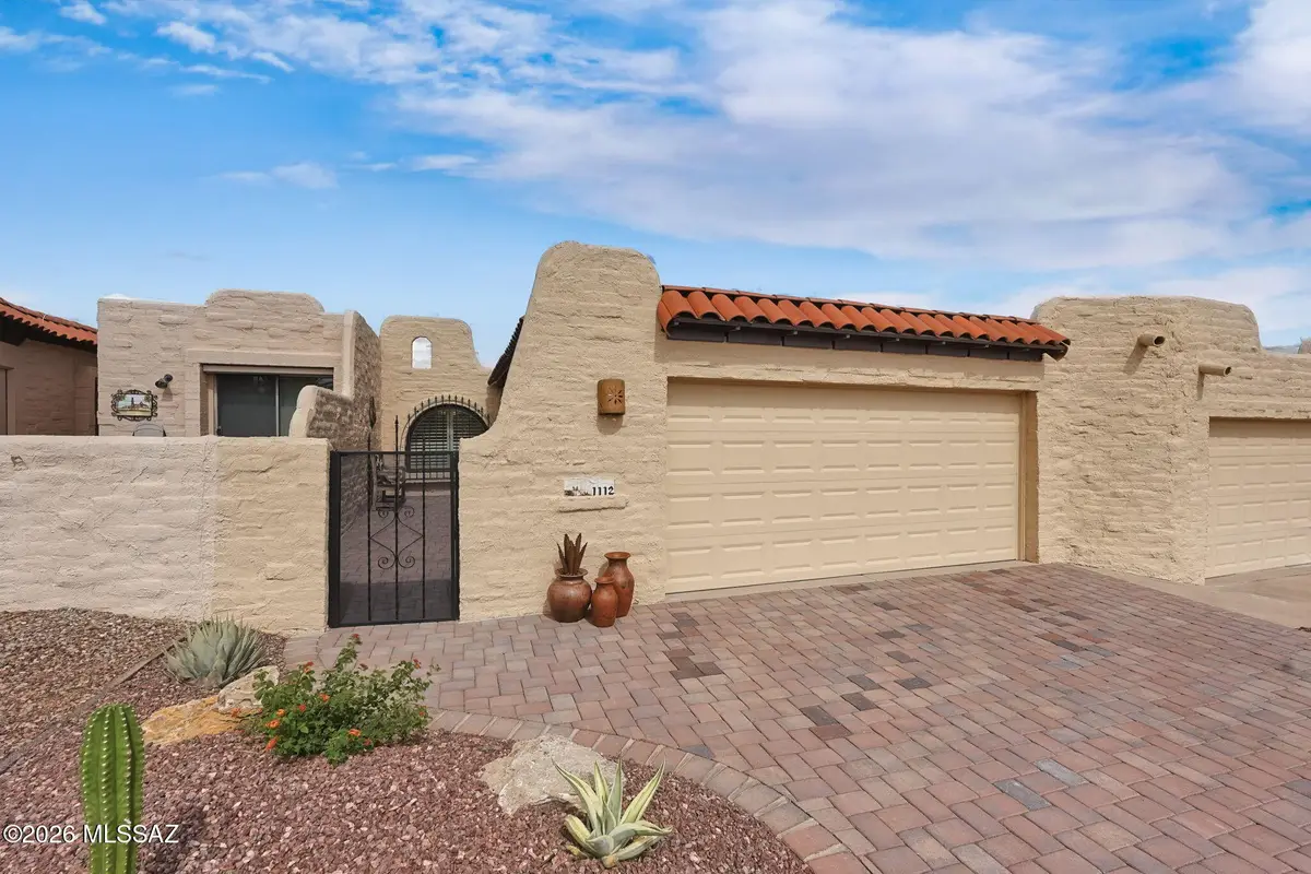 1112 W Crculo Del Norte, Green Valley, AZ 85614 - #1