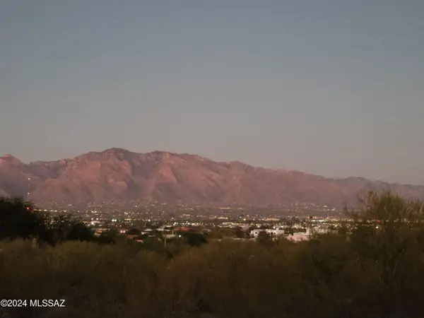 2929 N Sunrock, Tucson, AZ 85745