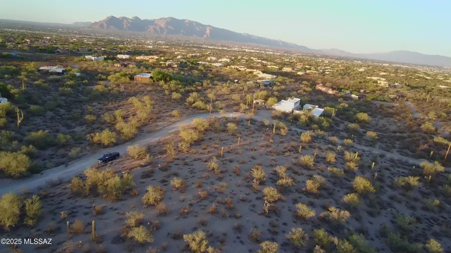 2929 N Sunrock, Tucson, AZ 85745 - #2