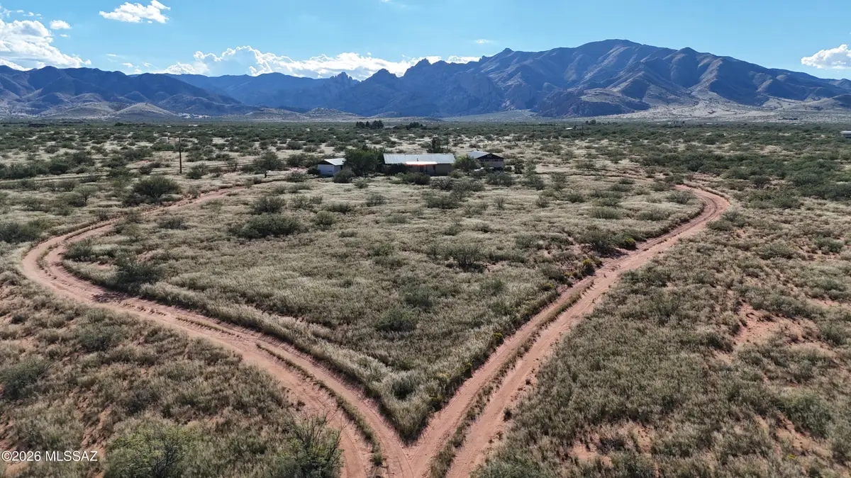 1035 N Cochise Stronghold, Cochise, AZ 85606 - #1
