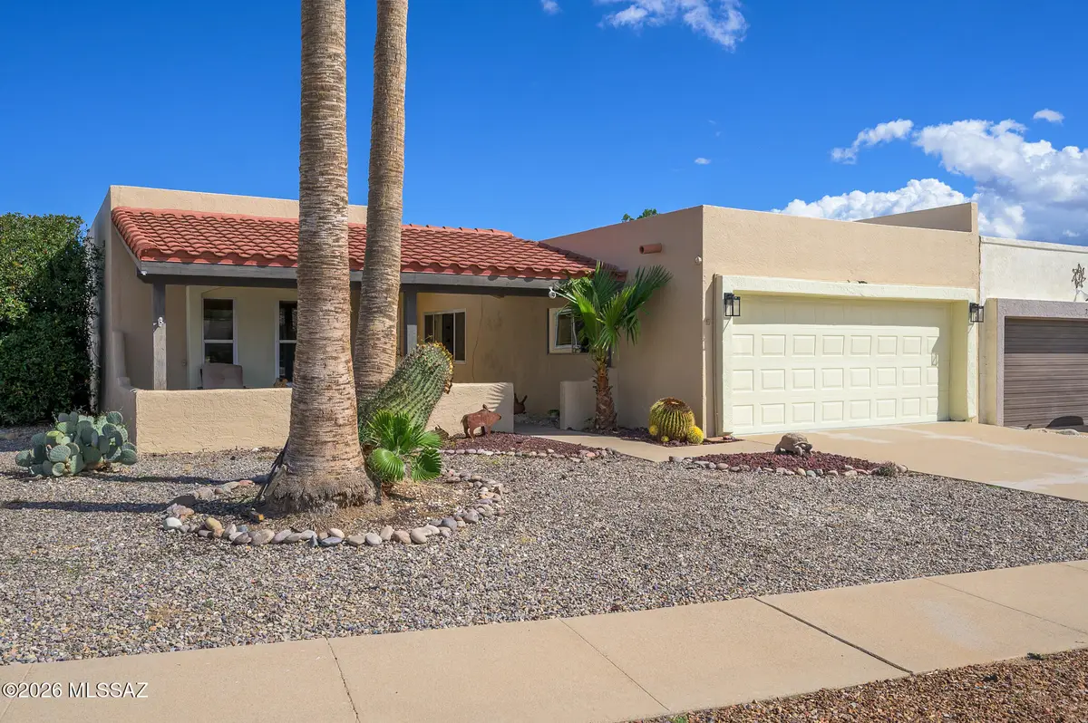 223 E Paseo De Golf, Green Valley, AZ 85614 - #1