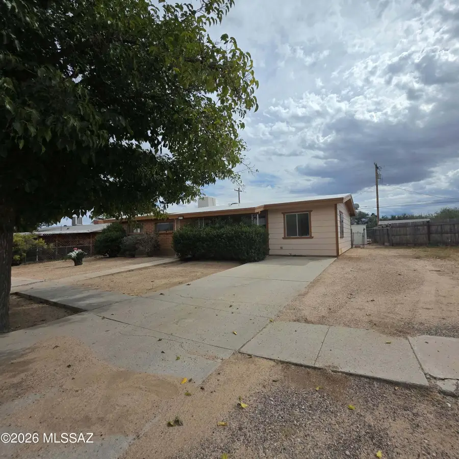 610 E Post, Benson, AZ 85602 - #2