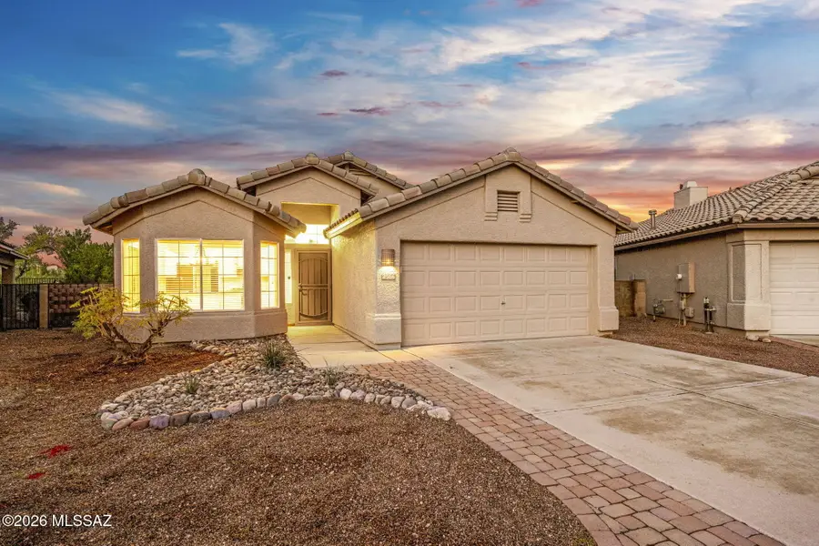 2566 W Bluffs Peak, Tucson, AZ 85742 - #2