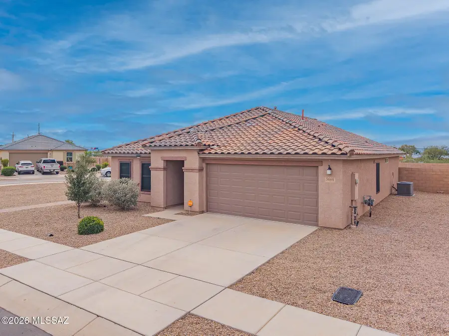 5668 S Ruby Quinn, Tucson, AZ 85757 - #3