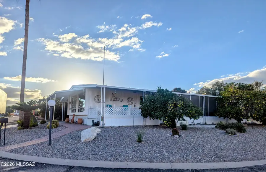 200 W Palma, Green Valley, AZ 85614 - #2
