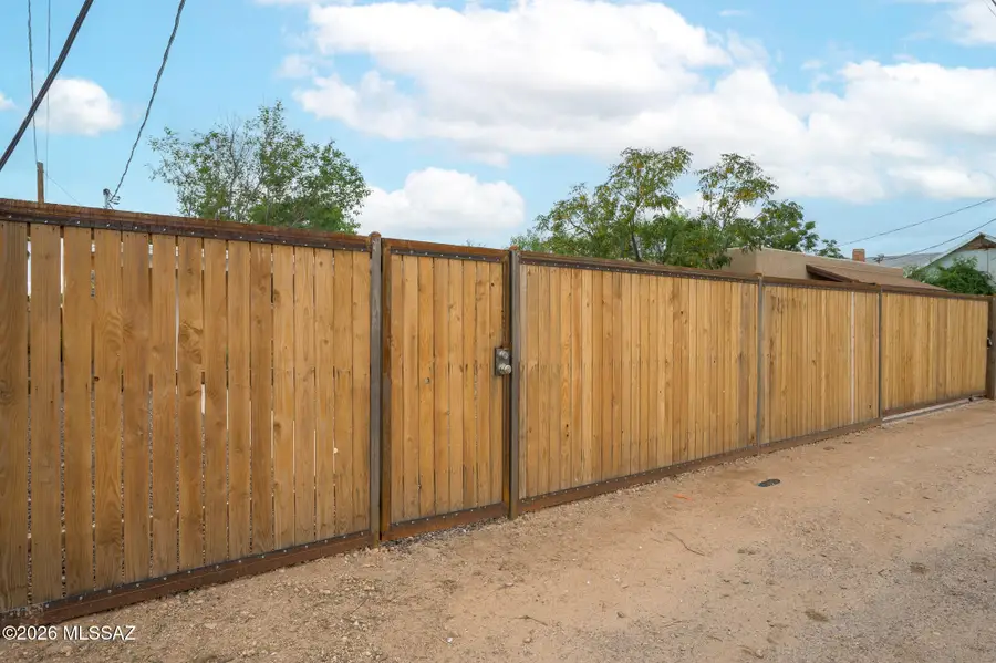 126 W 33rd, Tucson, AZ 85713 - #2
