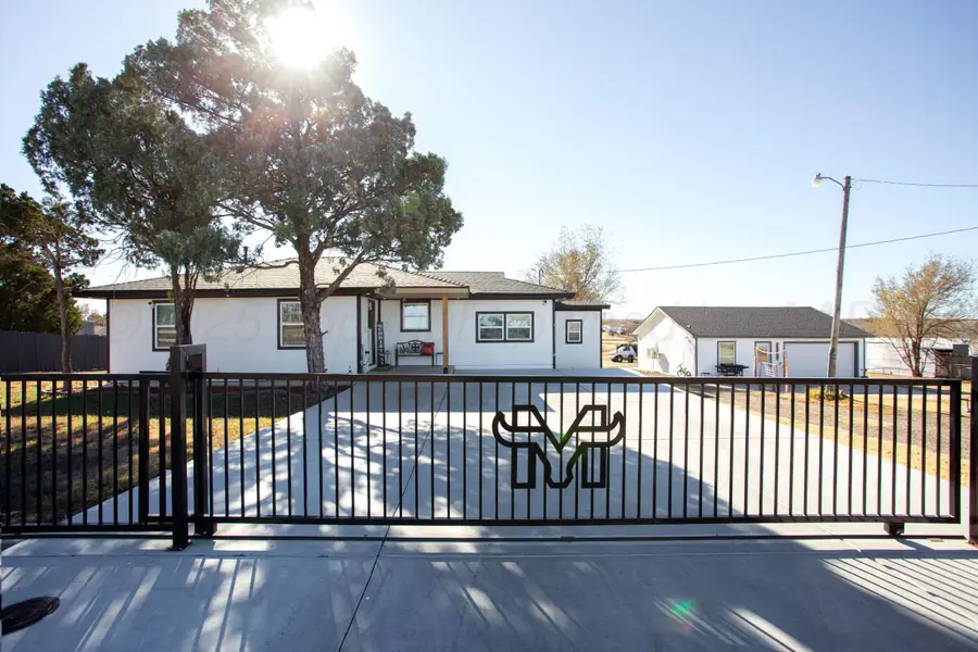 1208 Skyline Drive, Amarillo, TX 79108-4732 - Image #2