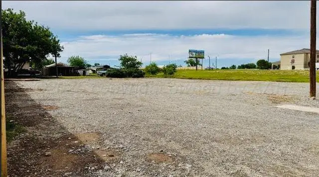 212 S Sims, Clarendon, TX 79226 - Image #2