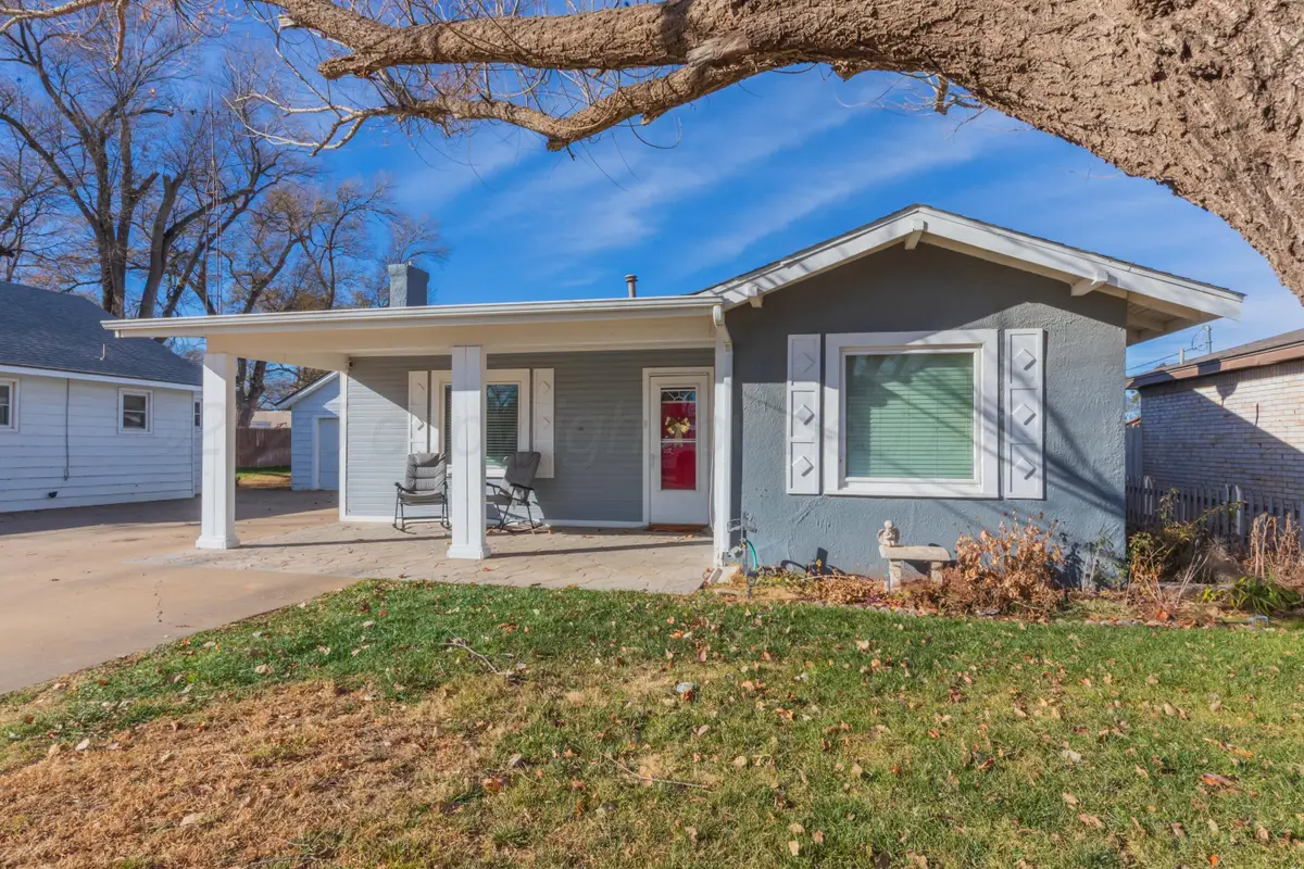1010 Elm Avenue, Dalhart, TX 79022 - Image #1