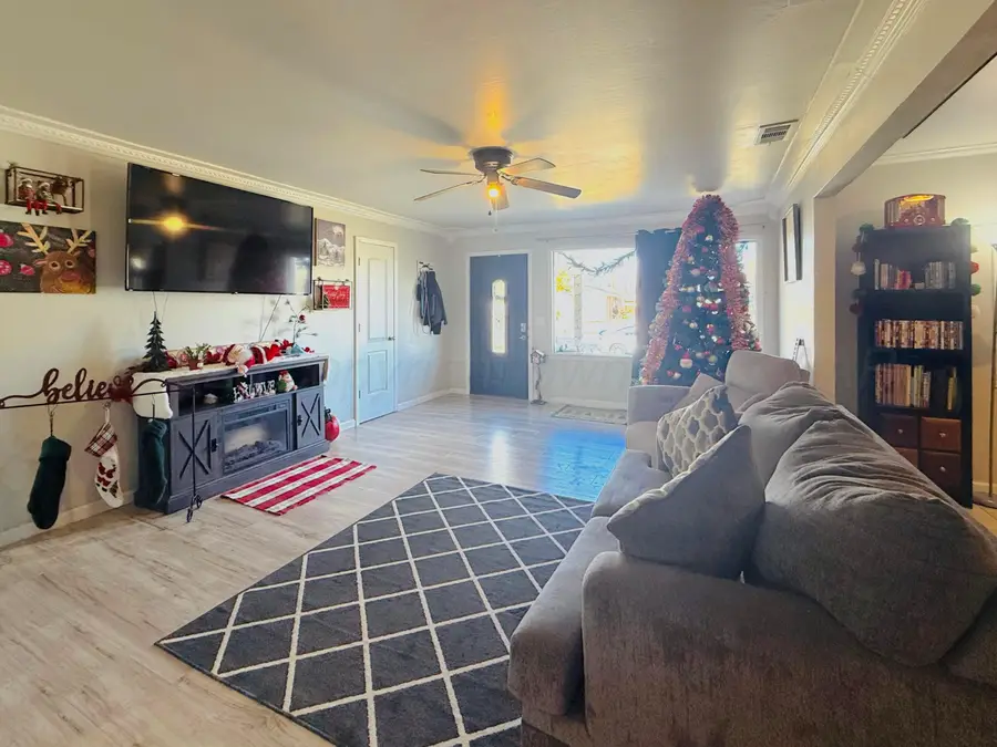 913 E 8th Street, Dumas, TX 79029 - Image #2