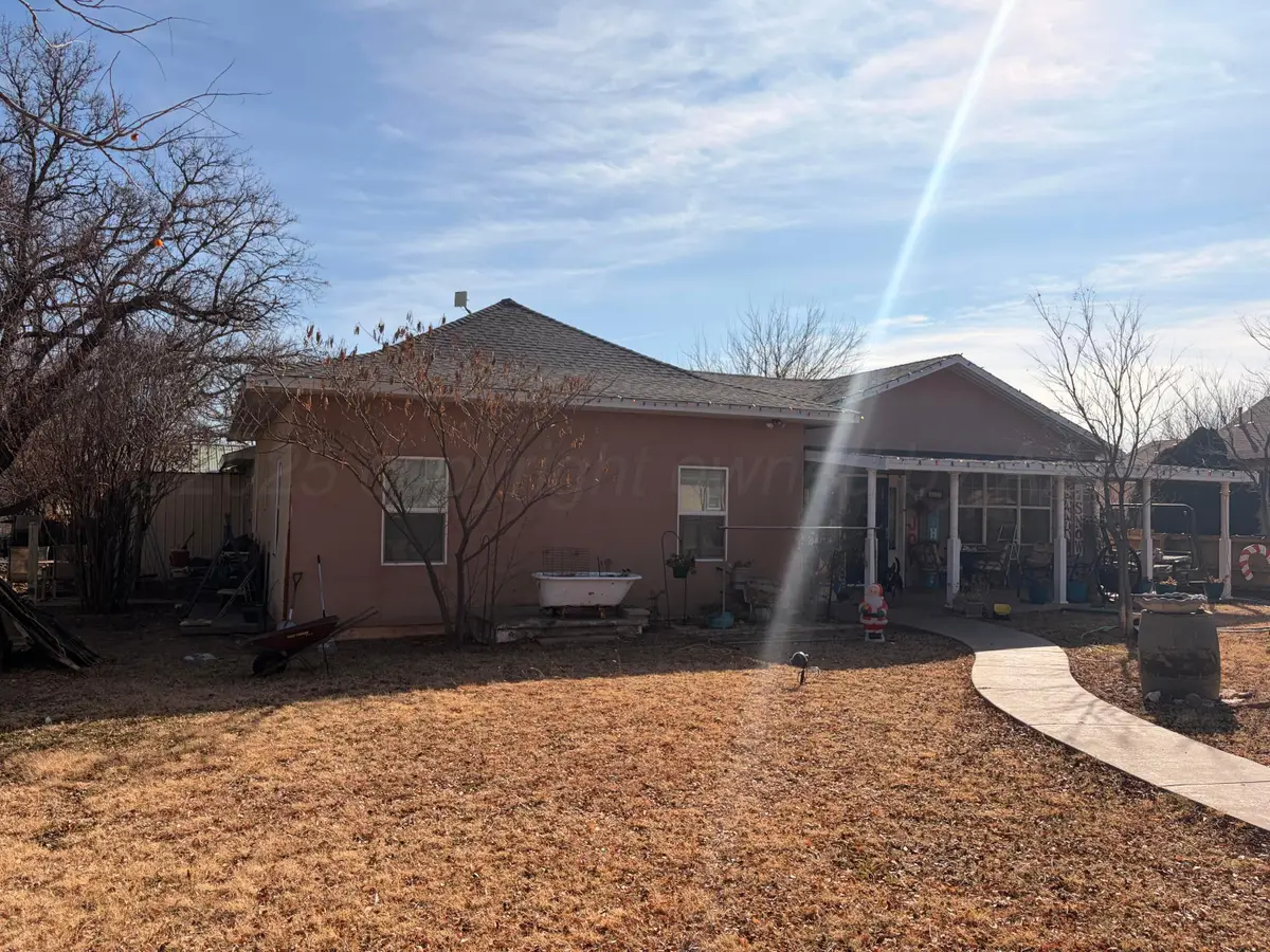 613 S Gorst Street, Clarendon, TX 79226 - Image #1