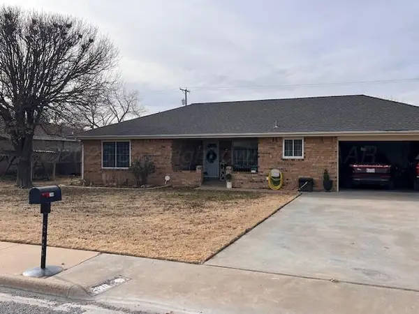 2918 S Birch Street, Perryton, TX 79070