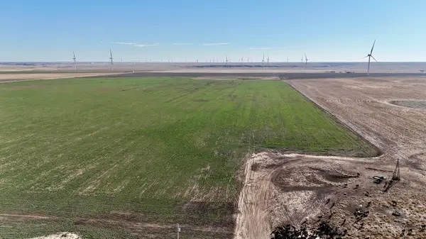 5300 Sh-207, Claude, TX 79019