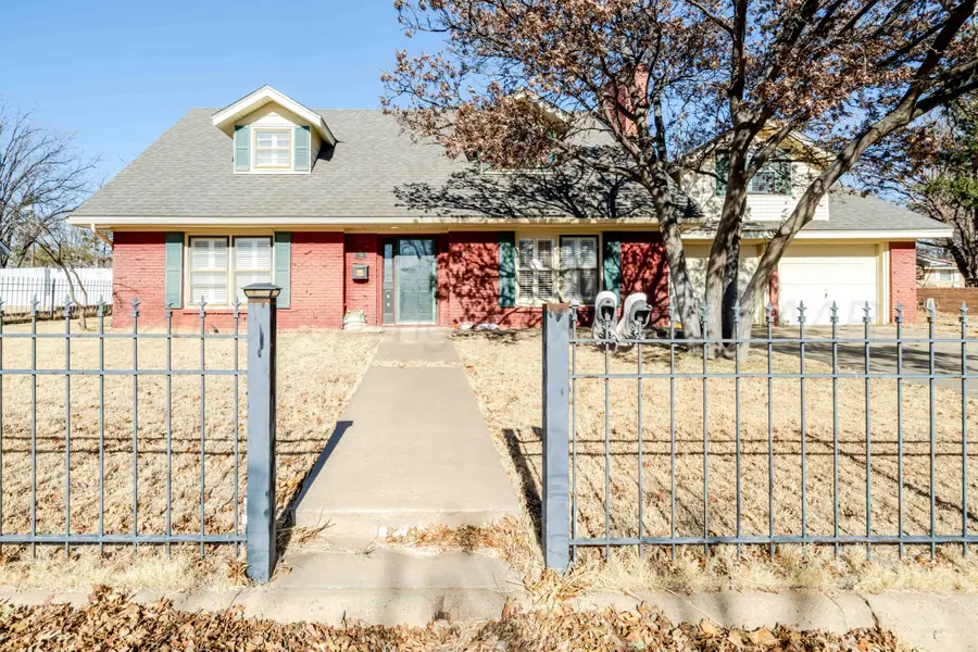 39 Crockett Drive, Tulia, TX 79088 - Image #2