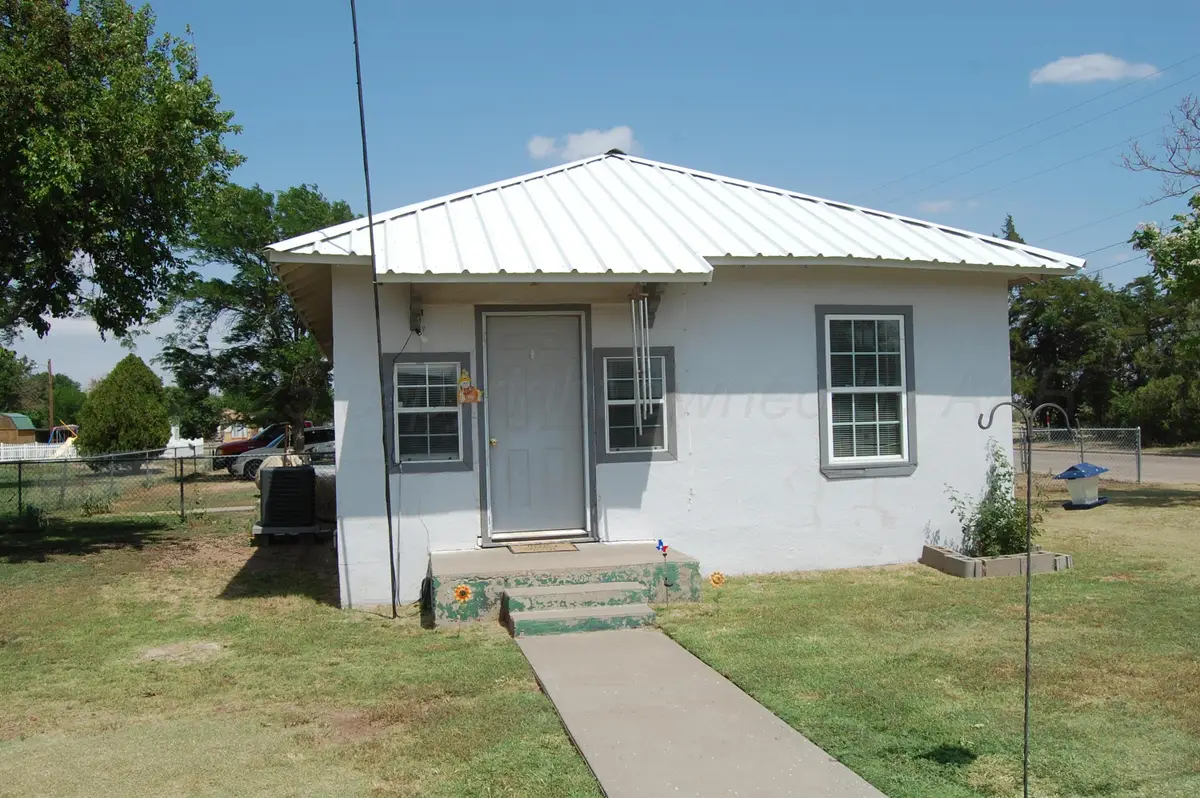 221 S Brandt Street, Spearman, TX 79081 - #1