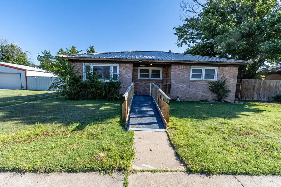 807 S Robey Avenue, Fritch, TX 79036 - Image #3