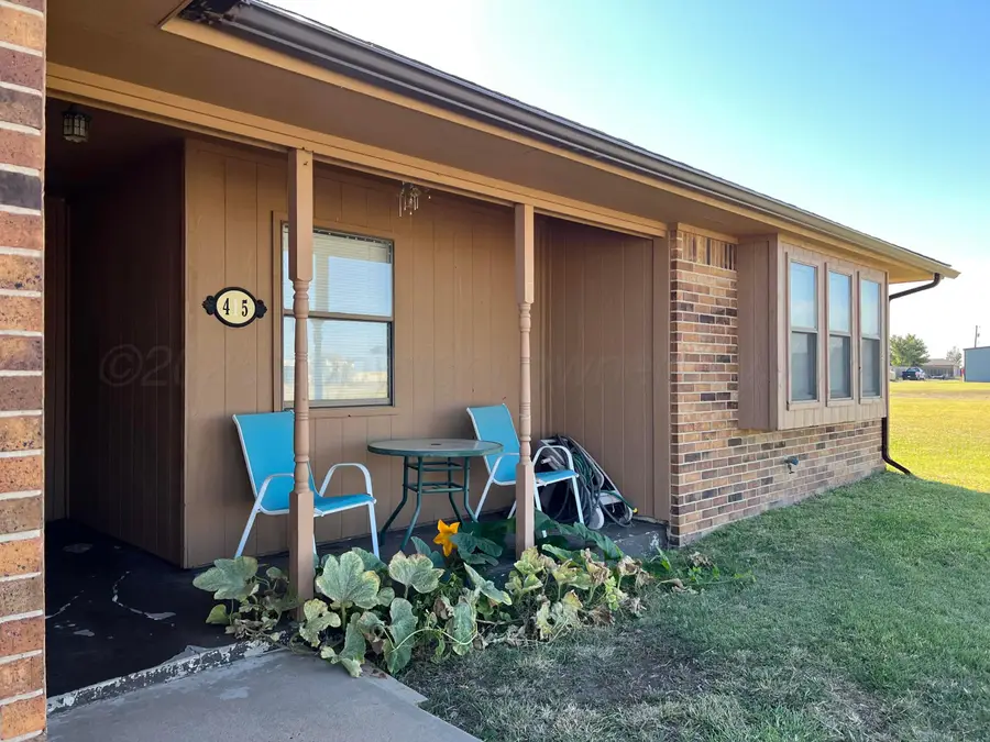 415 Fern Street, Booker, TX 79005 - Image #2