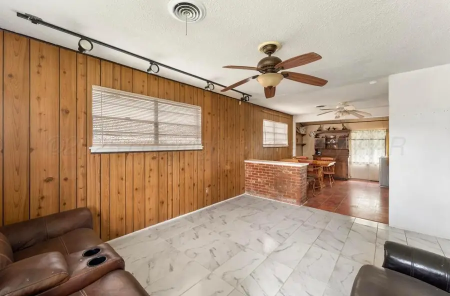 1252 Iris Street, Amarillo, TX 79107-8023 - Image #2