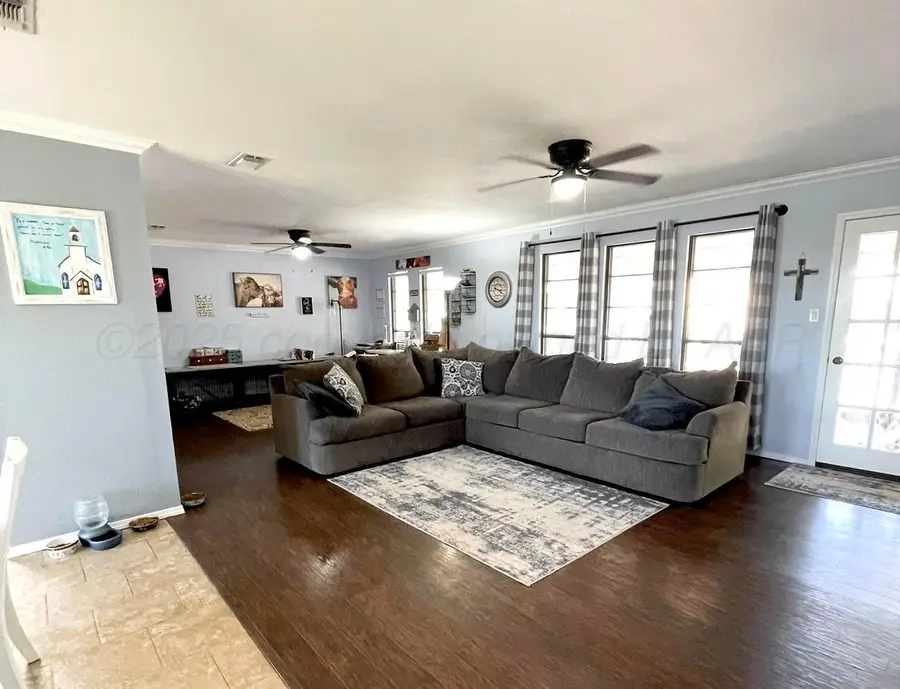 1010 W 8th Street, Clarendon, TX 79226 - Image #2