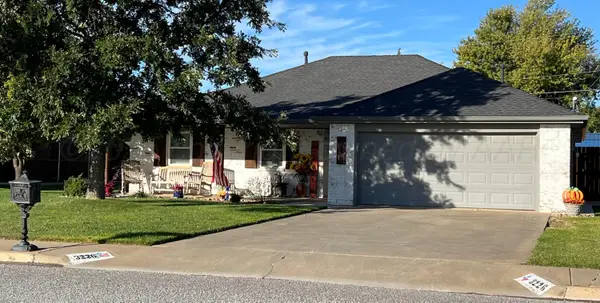 3226 Garrett Drive, Perryton, TX 79070