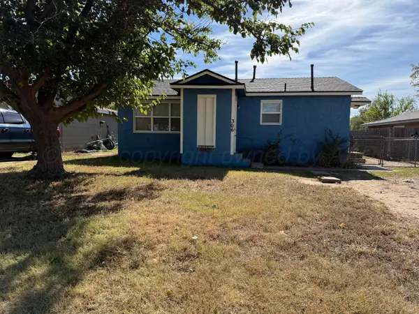 306 4th Avenue, Canyon, TX 79015-3404