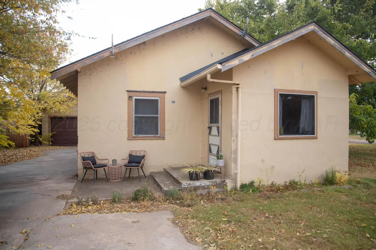 300 E Broadway Street, Panhandle, TX 79068-1853 - Image #1