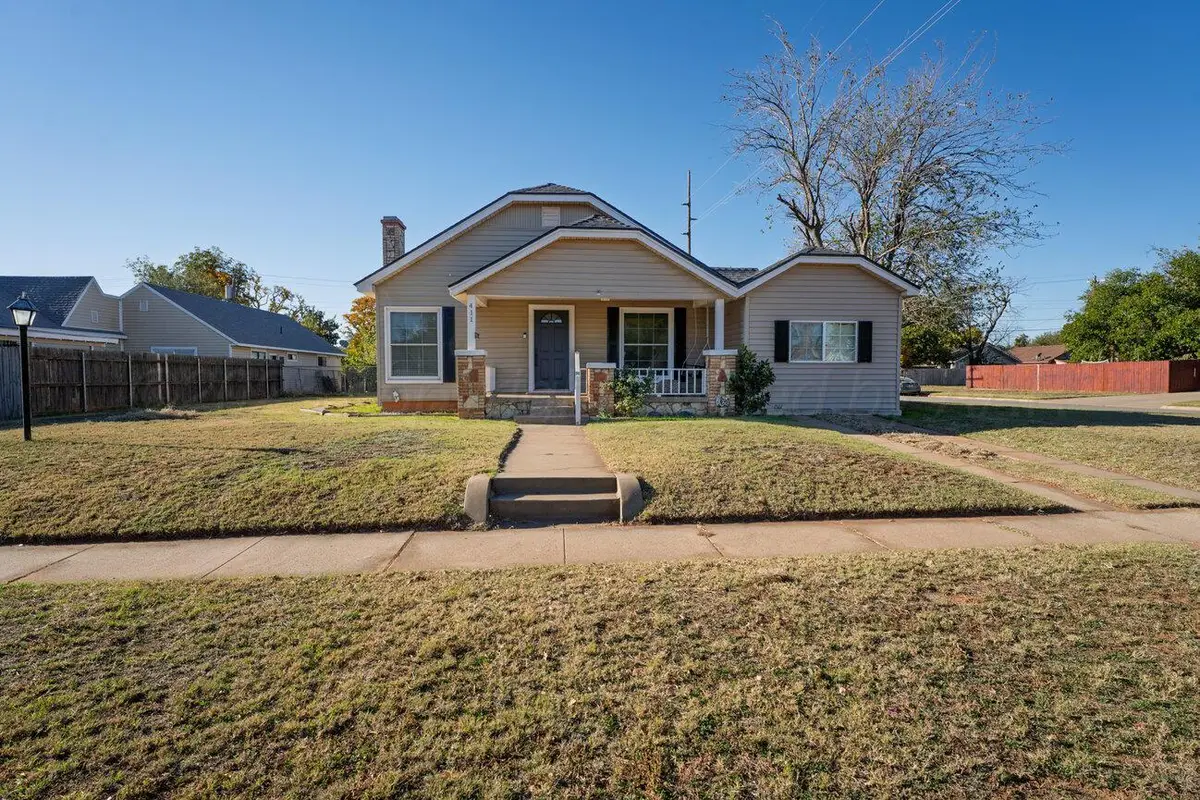 411 NW Avenue D, Childress, TX 79201 - Image #1
