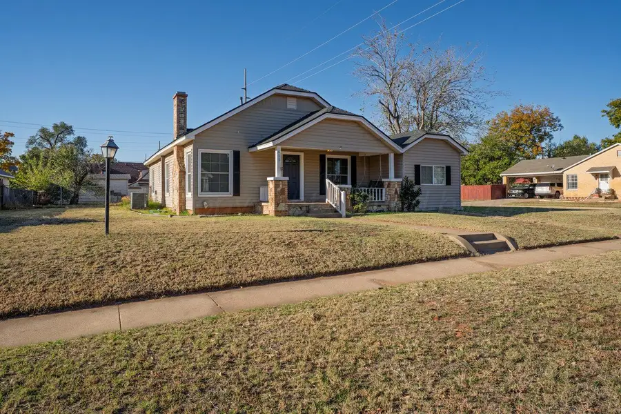 411 NW Avenue D, Childress, TX 79201 - Image #2