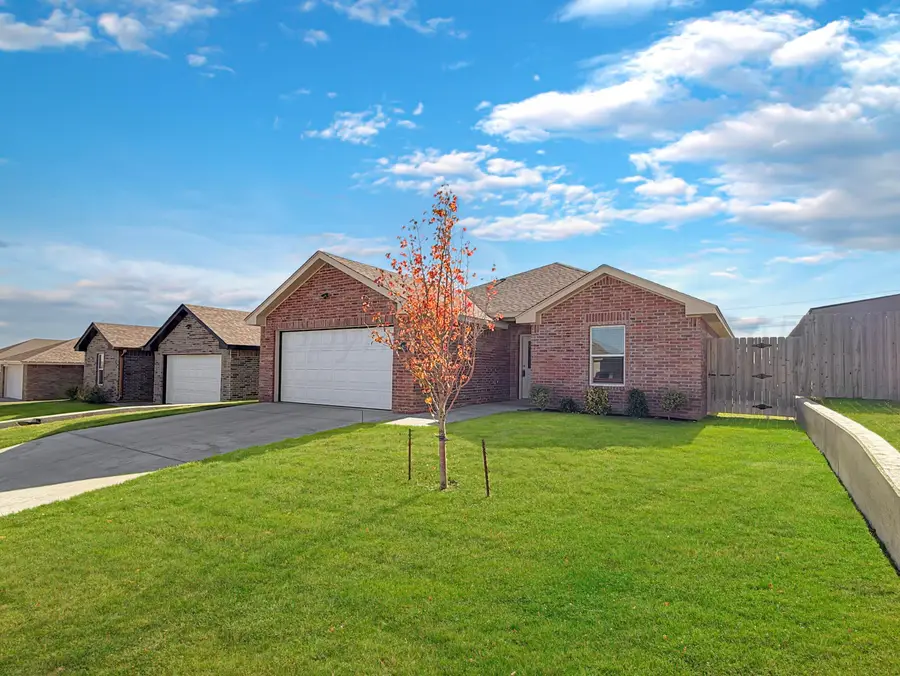 1602 Fox Hunt Avenue, Amarillo, TX 79108-4327 - Image #2