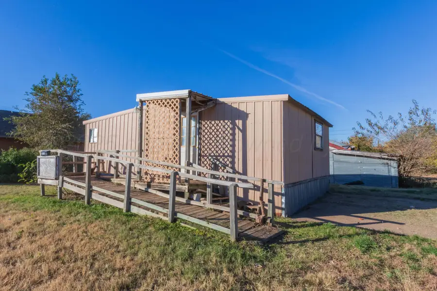 605 & 607 N Wall Street, Shamrock, TX 79079 - Image #2
