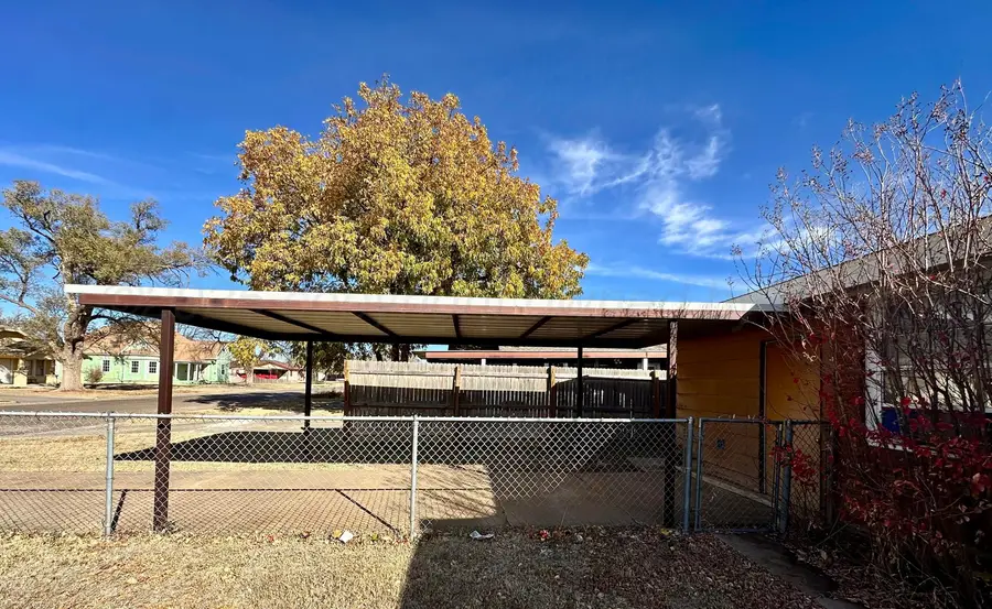 300 N Briscoe Avenue, Tulia, TX 07908 - Image #3