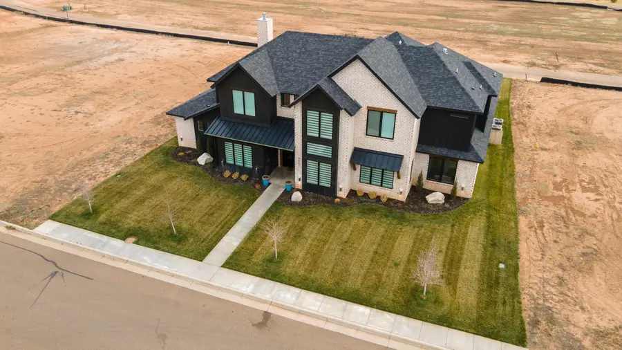 9507 Meadow Ridge Drive, Amarillo, TX 79118-1738 - Image #2