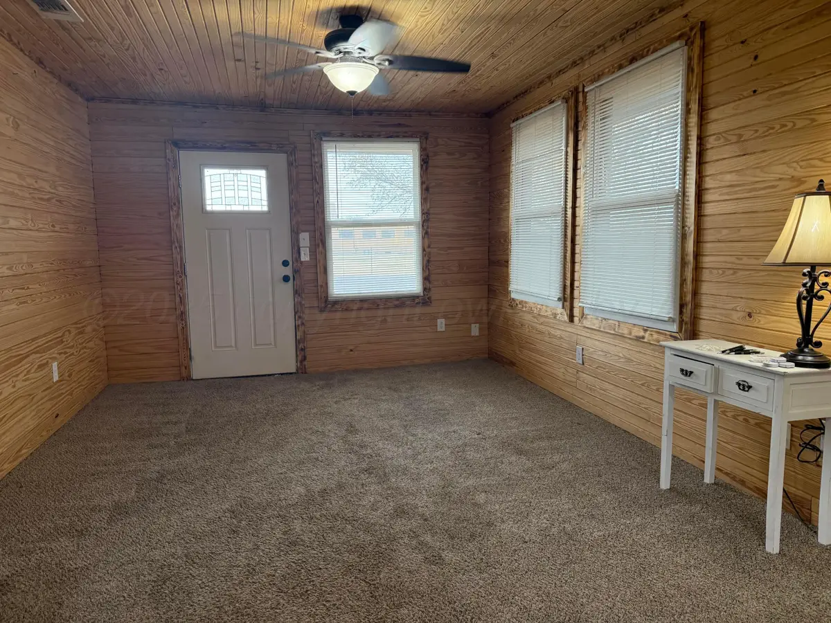 701 E 3rd Street, Dumas, TX 79029-4011 - Image #1