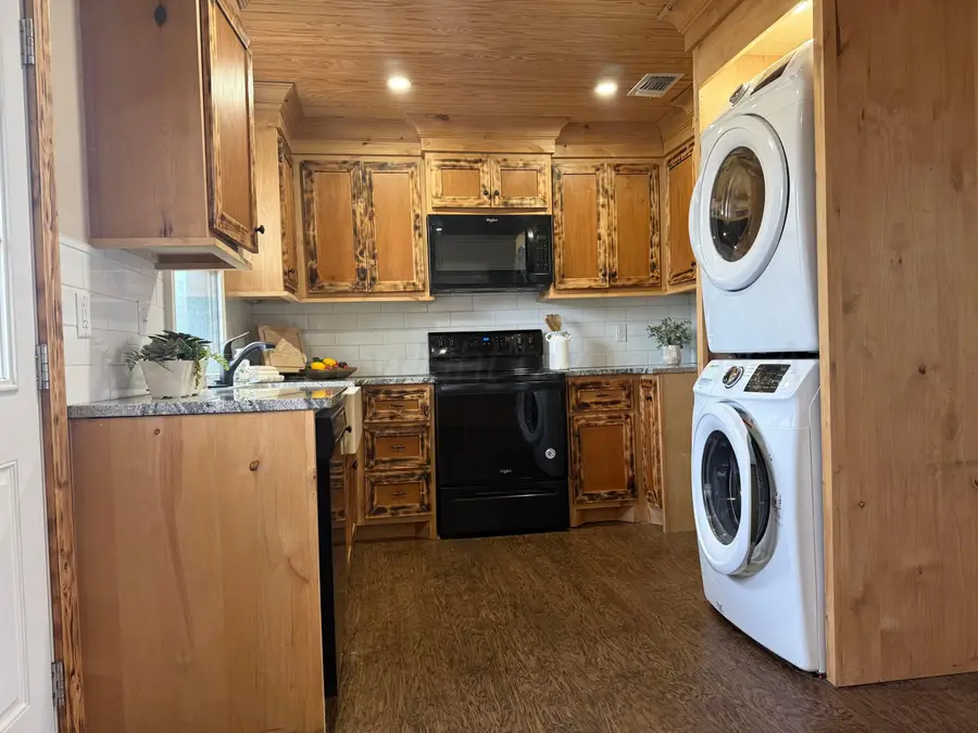 701 E 3rd Street, Dumas, TX 79029-4011 - Image #3