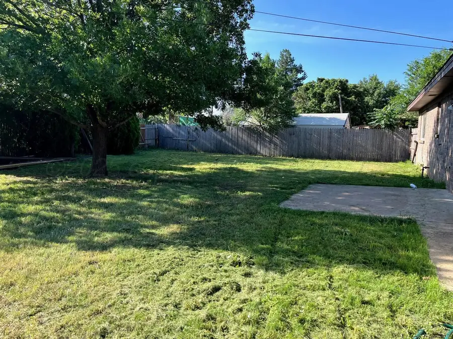 222 NW 11th Street, Dimmitt, TX 79027 - Image #3